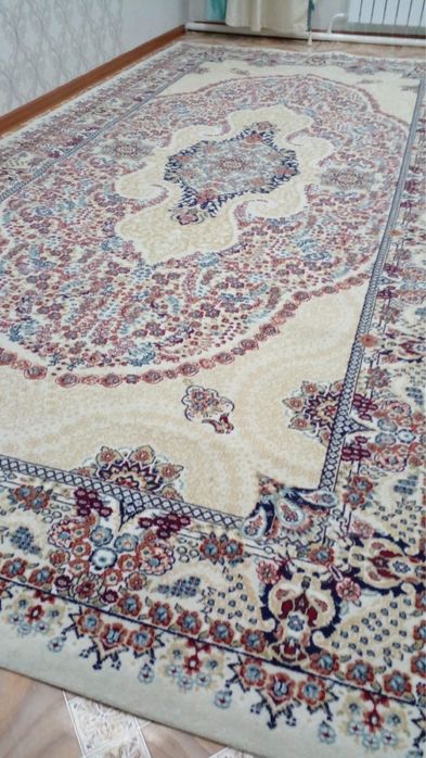 Продам стулья, ковер и кровать