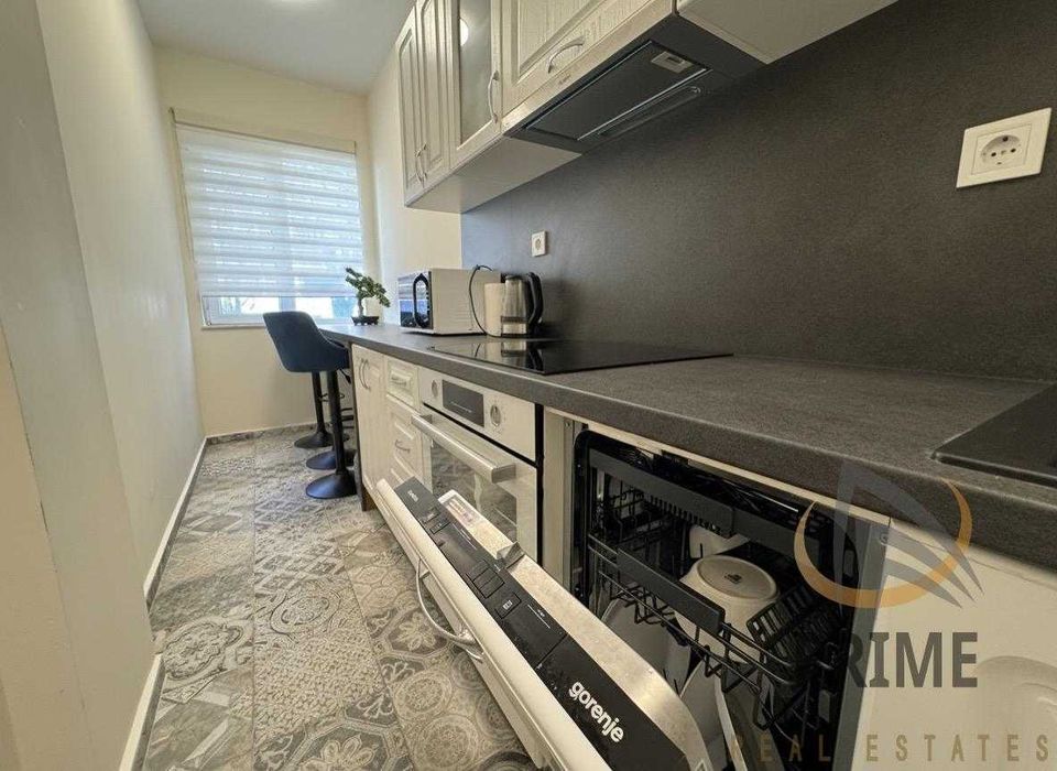 Продава се Двустаен апартамент в Бургас, Център - 66 кв.м за 1700 €/кв.м - Снимка #6