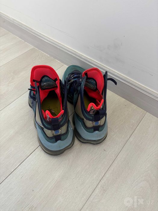Оригинал! Баскетбольные кроссовки Nike LeBron 18 (размер 42,5)