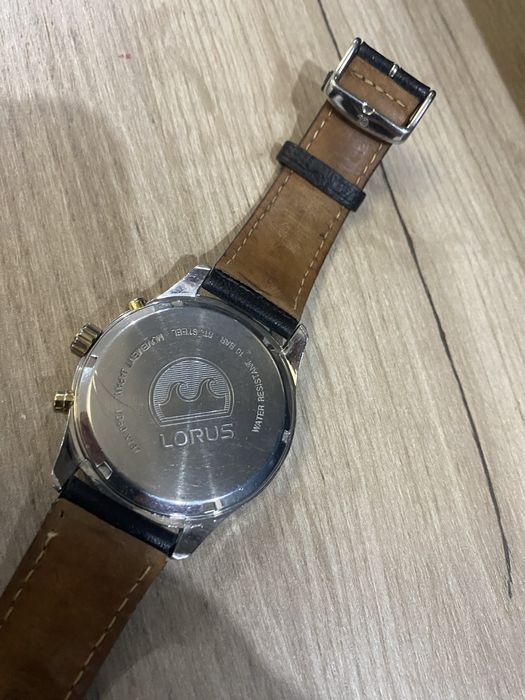 Продам мужские наручные часы б.у