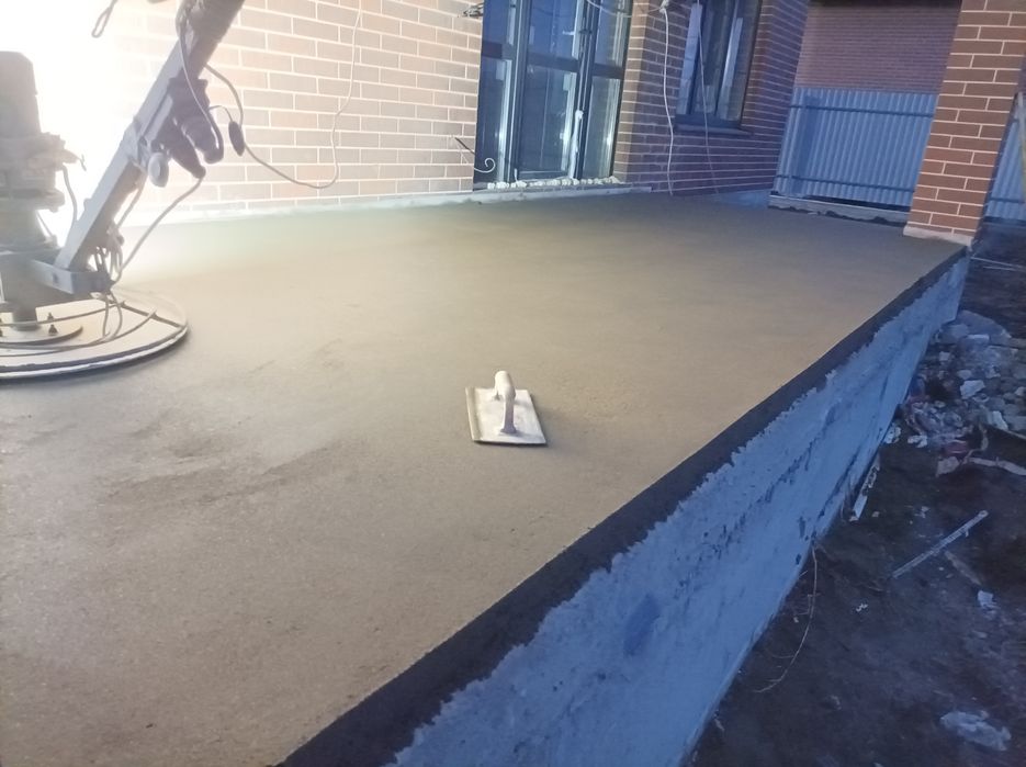 Полу сухая стяжка пола в Бухаре и за городом. Быстро. Качественно.