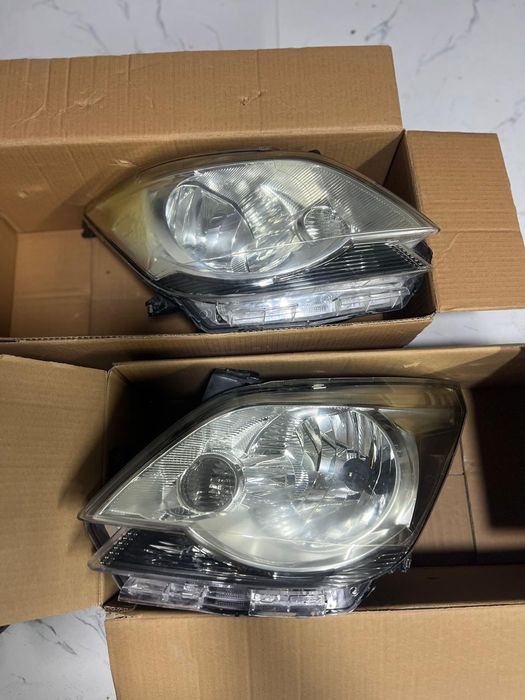 Продаю Фара на кобальт