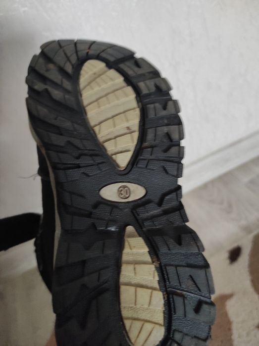 Продам ботинки на мальчика!