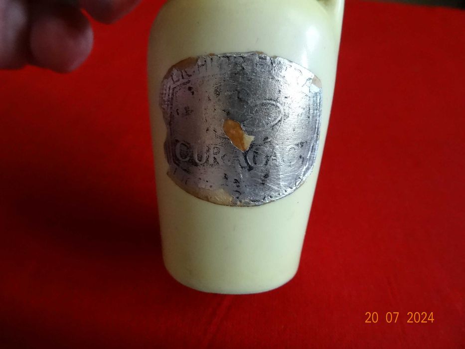 Recipent ceramic pt. "Lichior extra Curacao" din anul 1955