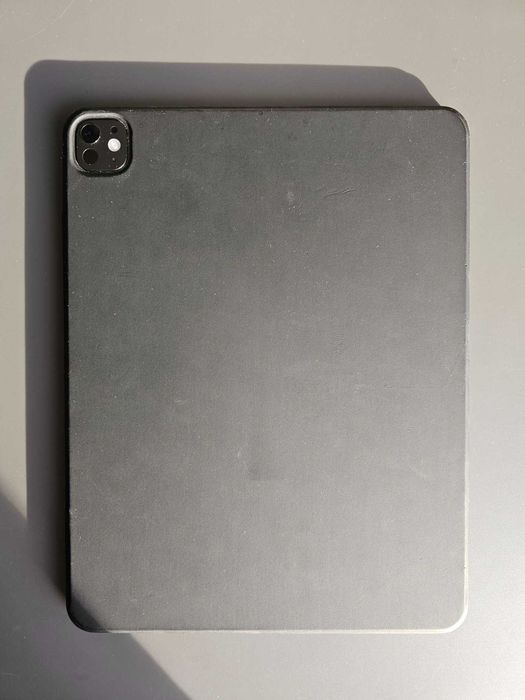 Таблет iPad Pro 13” (M4) - 2TB, WiFi + Cell, калъф - перфектен