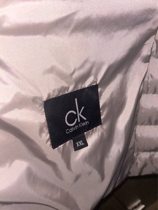 Продавам яке Calvin Klein