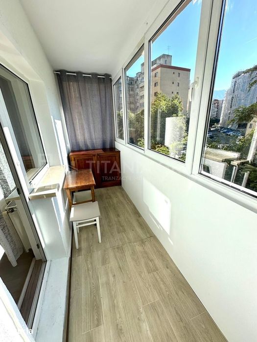 Garsonieră decomandată 38mp, renovată integral, lift nou,  Racadau
