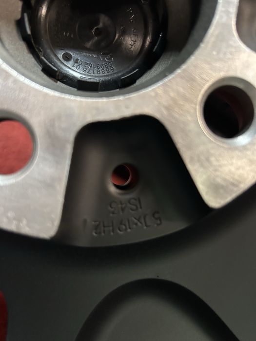 19 цола джанти с нови зимни гуми 155/70/19 за BMW I3