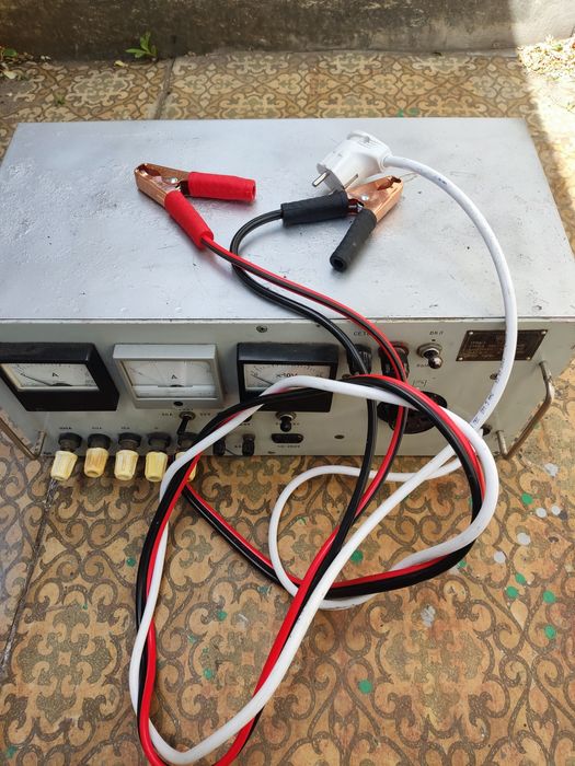 Зарядное устройство