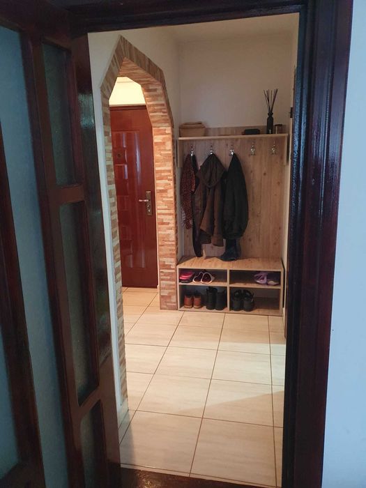 Vand apartament 2 camere zona Industriala str Cornisa