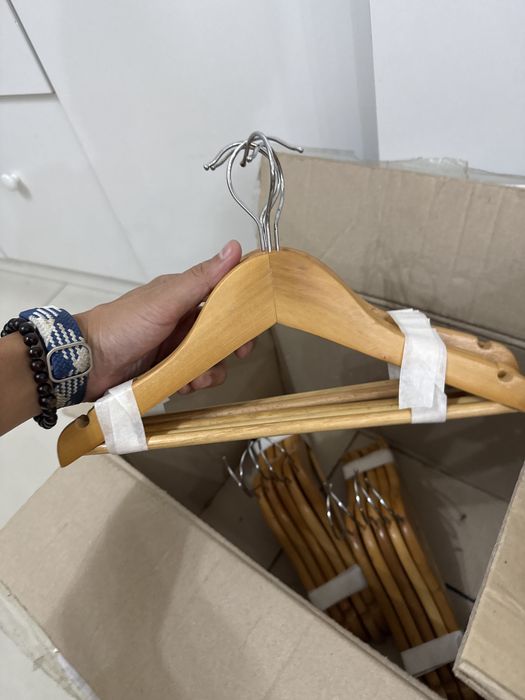 Продам вешалки не дорого