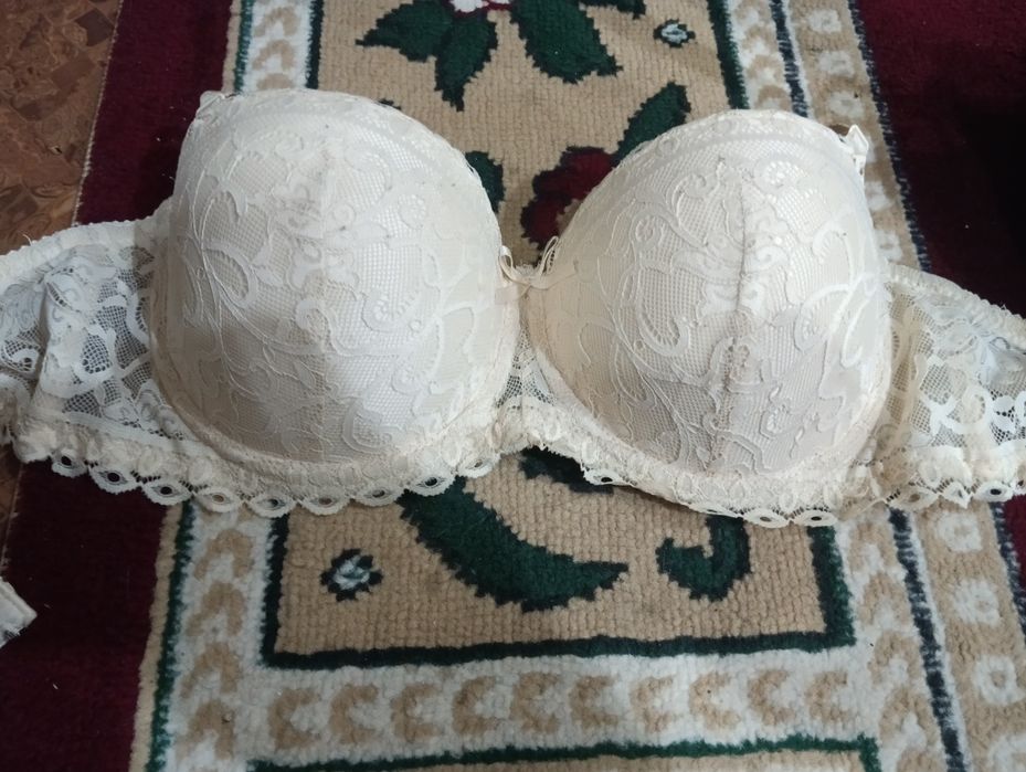 бюстгальтера 12 штук