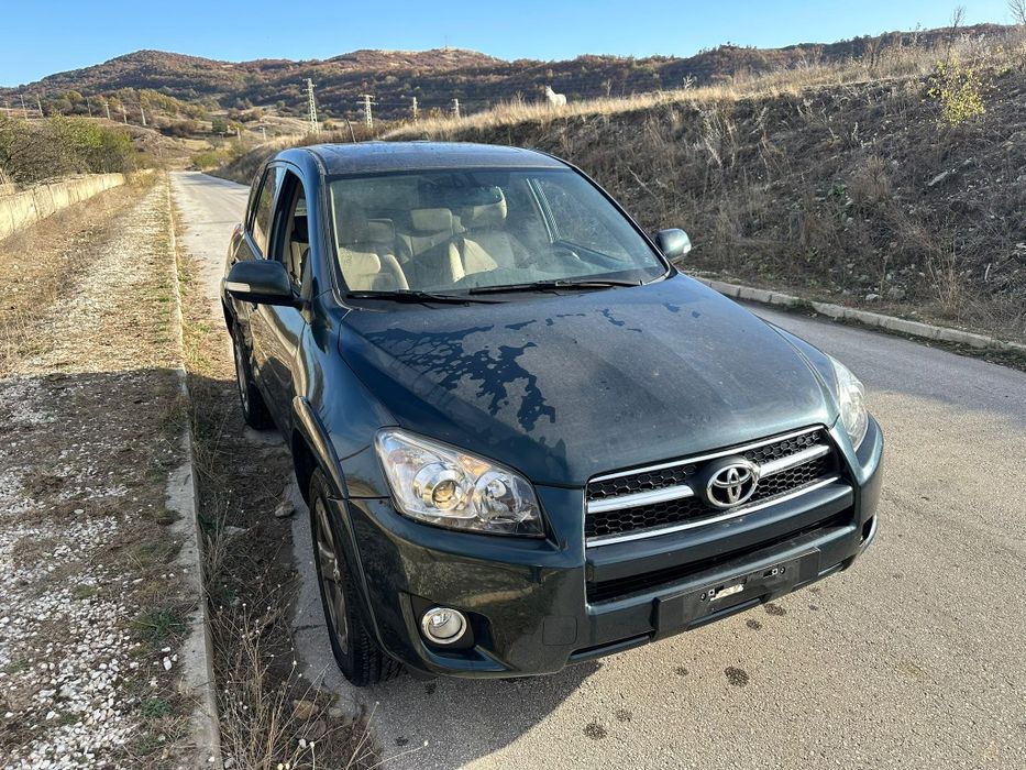 Toyota RAV 4 2.2 Dcat Automat НА ЧАСТИ !!