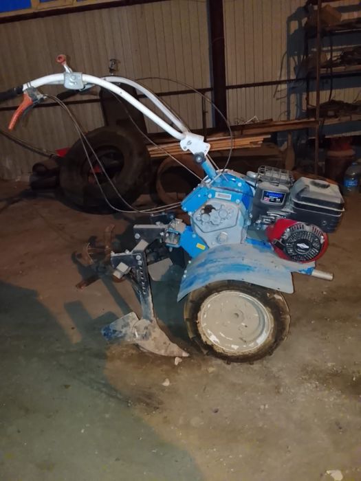 Мотоблок Нева МБ-2 + картофелесажалка