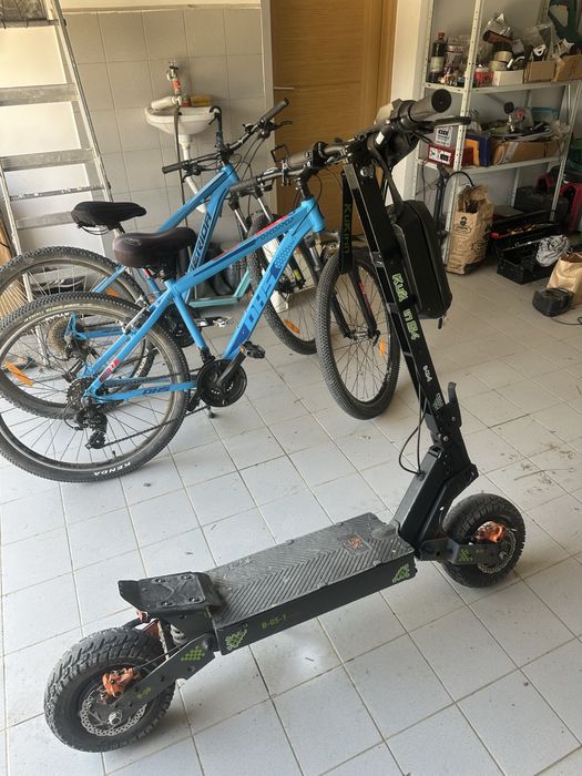 Trotinetă electrică KuKirin G4 – anvelope Road + Off-road incluse
