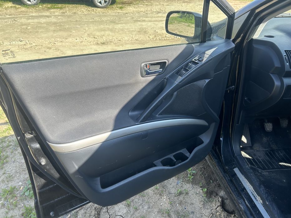 Тойота Корола Версо Toyota Corolla Verso dcat 177 кс На части