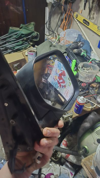 Продам зеркало дэлика д5