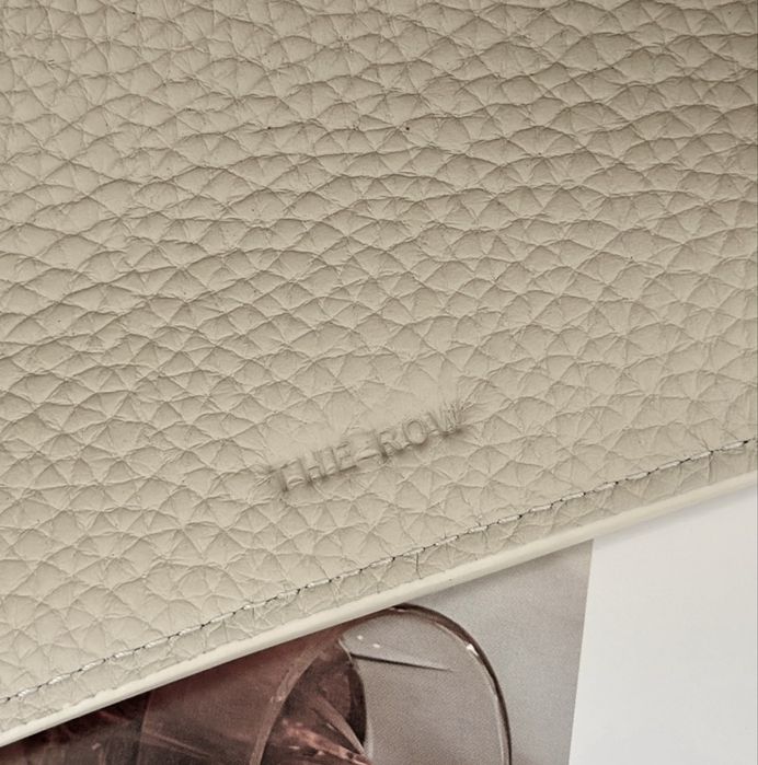 The row 12 чанта