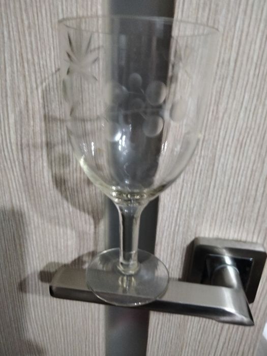 Продаю хрустальные стаканы