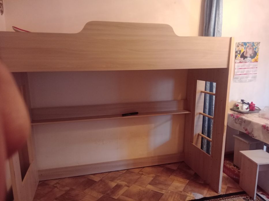 Продам кровать детскую срочно