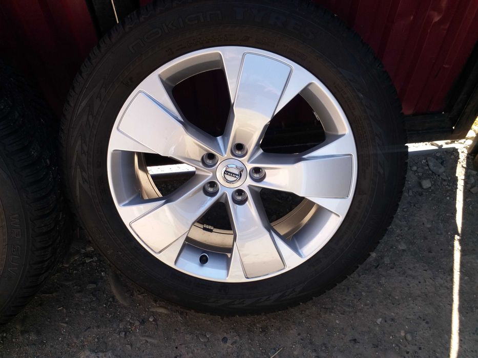 Jante R18 VOLVO Xc40 Xc70 Xc60 5-Spoke Silver