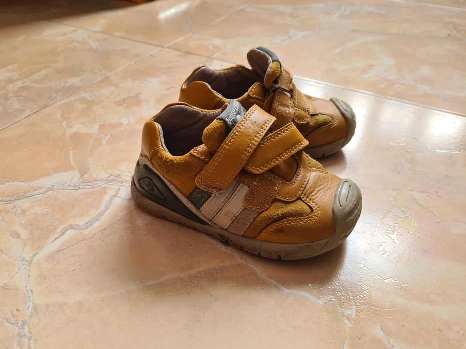 Детски обувки Biomecanics, естествена кожа, номер 22, отлично състояние