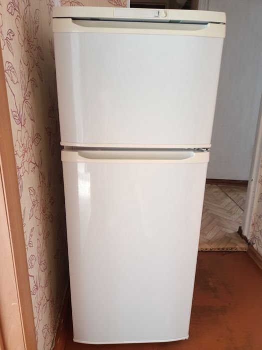 Холодильник Бирюса