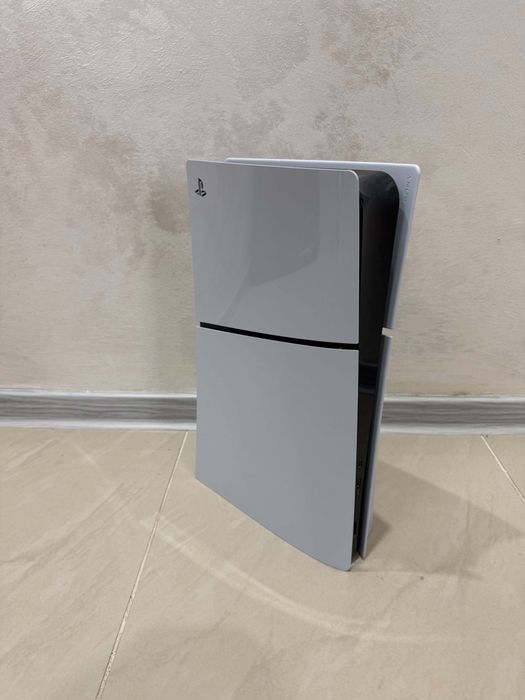 PlayStation 5 Slim cu disc-pachet complet