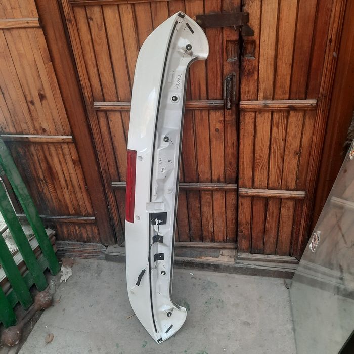 Продам спойлер на машину