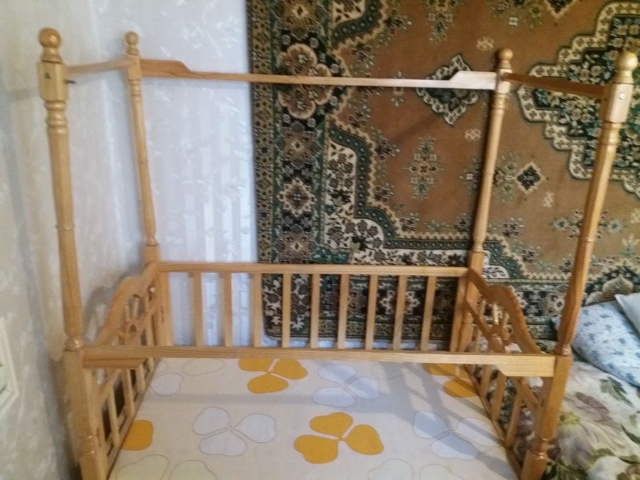 Продам хороший манеж