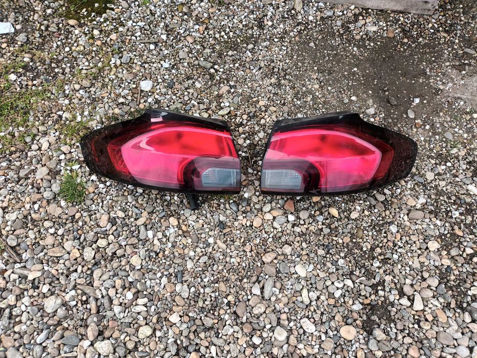 ляв и десен външен стоп за опел зафира ц OPEL ZAFIRA C