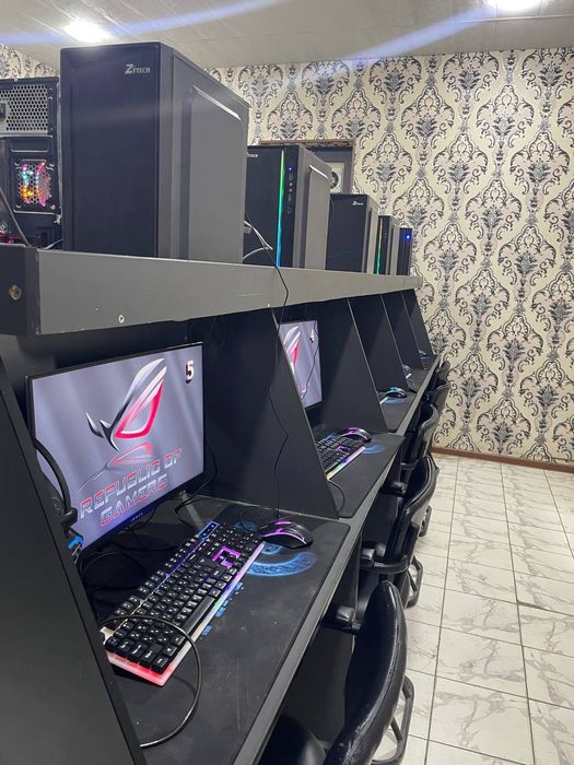 Kompyuter lar sotiladi 18 ta pul keb turadigan joy