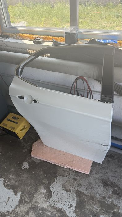 Продам двери камри 70