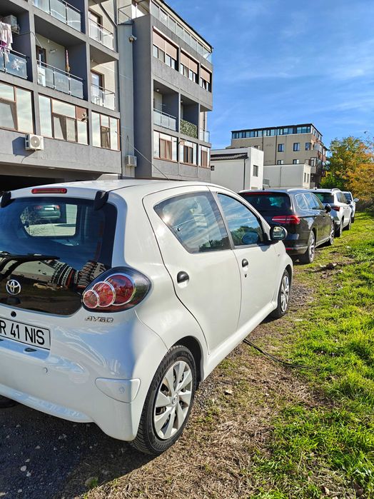 Toyota Aygo berlina 5 uși an 2012
