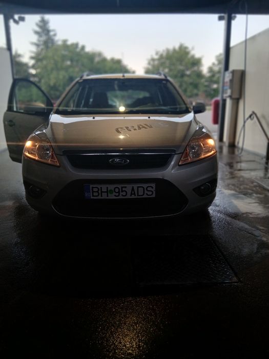 Vând sau schimb Ford focus 2 din 2010
