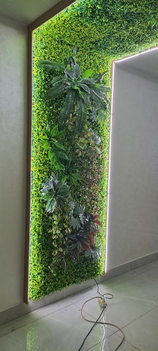 Искусственная декоративная зелень на стены