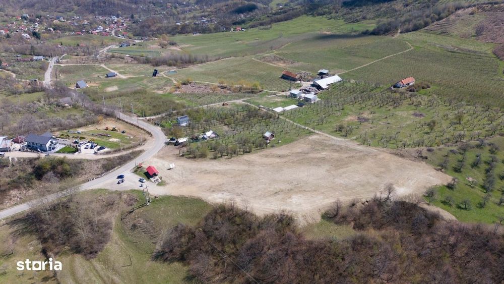Teren intravilan 1288 mp, acces pietruit, utilități