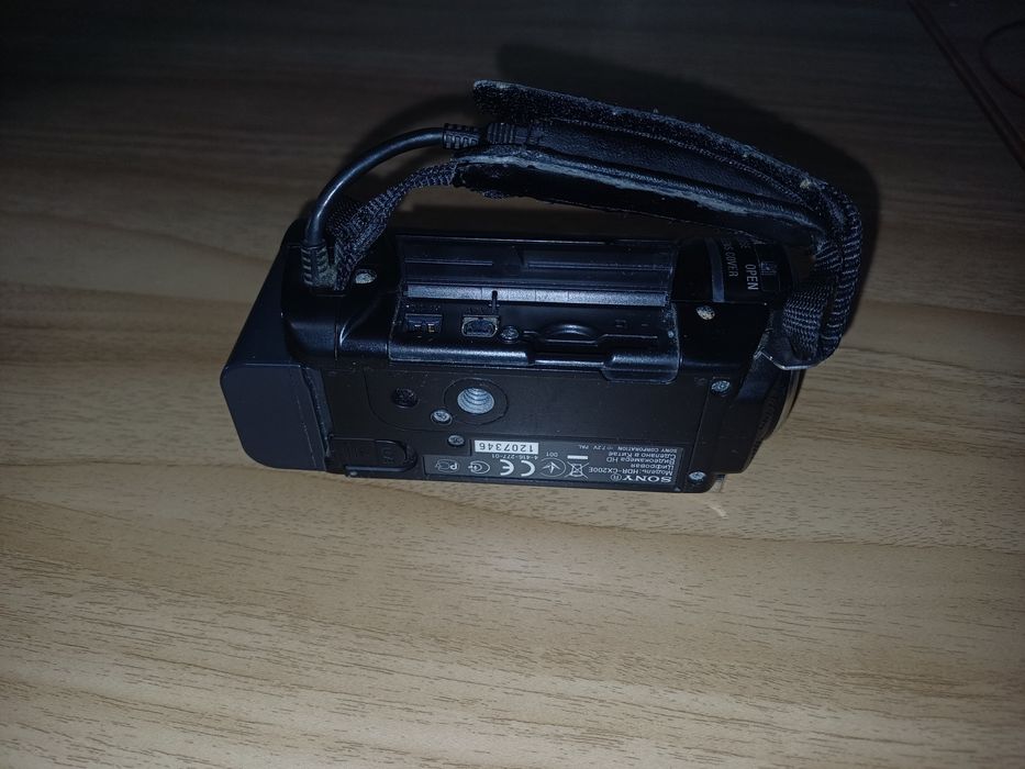 Видеокамера Sony Handycam HDR-CX200