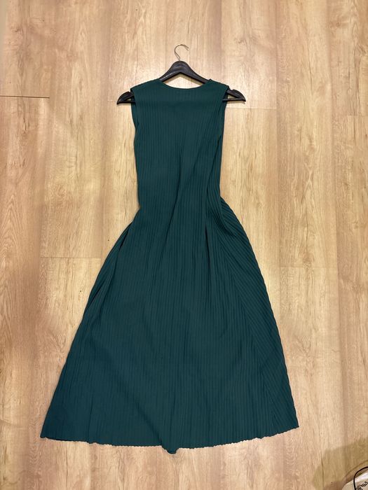 Платье Massimo Dutti зеленое