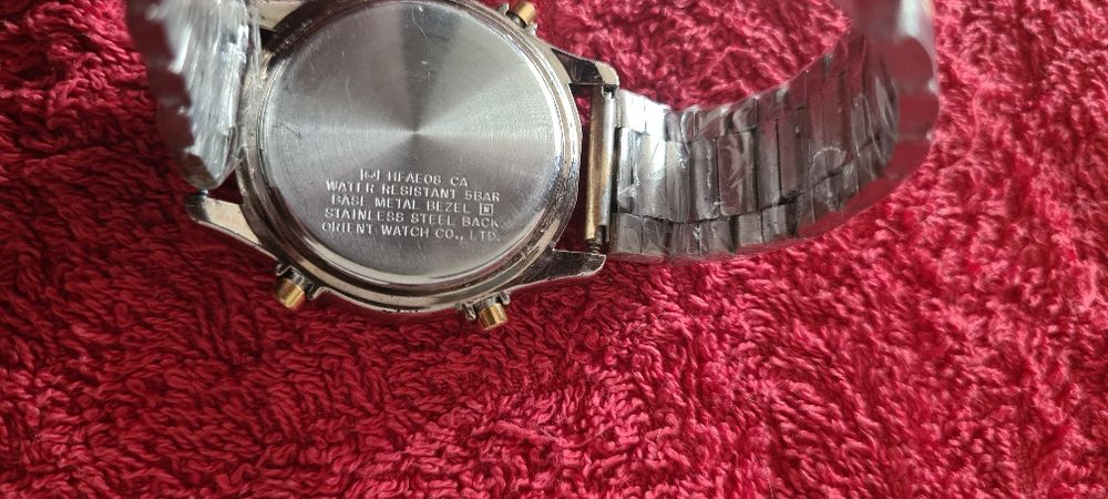 Ceasuri cronograf,  Alarmă  , fosfor , în stare noi fără cutie .