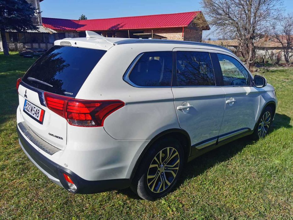 Mitsubishi Outlander 2.0i, газ, автомат, 2017, 4*4
