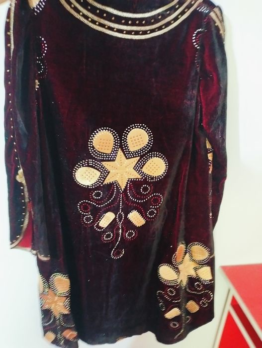 Продаётся Платье с украшениями. Ручная работа.