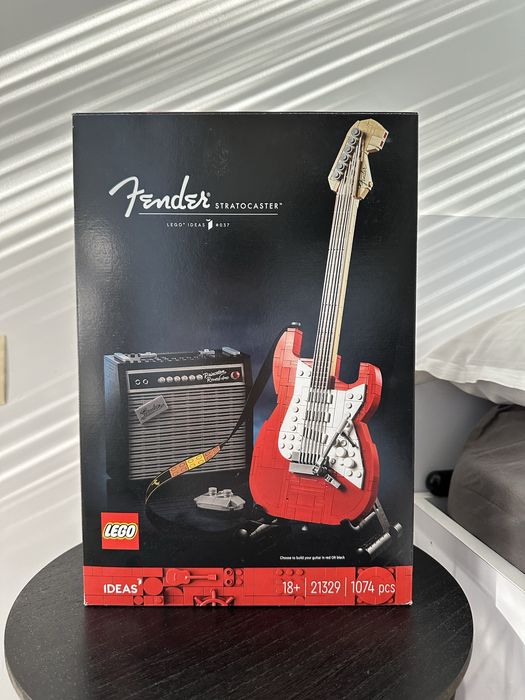 Лего Fender Strarocaster