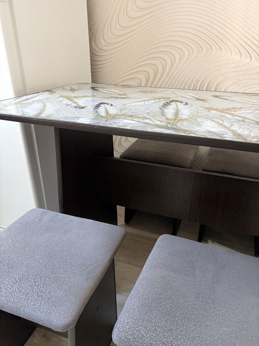 Кухонный стол + 4 табурета (комплект)