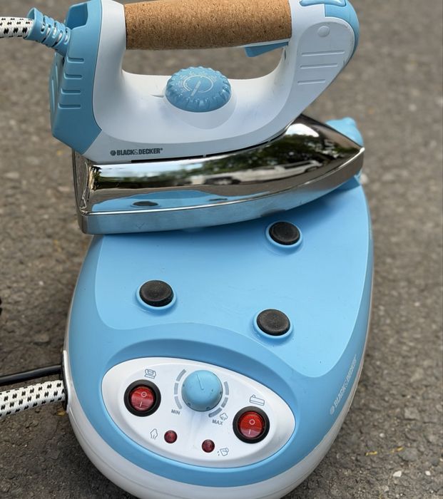 Парна ютия с парогенератор Black and Decker BR925, 1900W