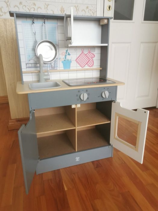 Детска дървена кухня