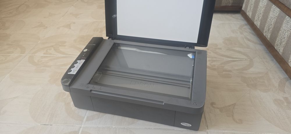 Epson Stylus TX106  мфу принтер цветной