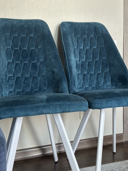 Продам стулья для гостинной