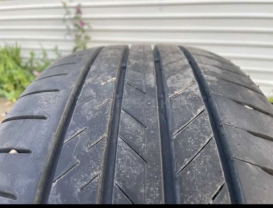 Шины Bridgestone 235/55/19