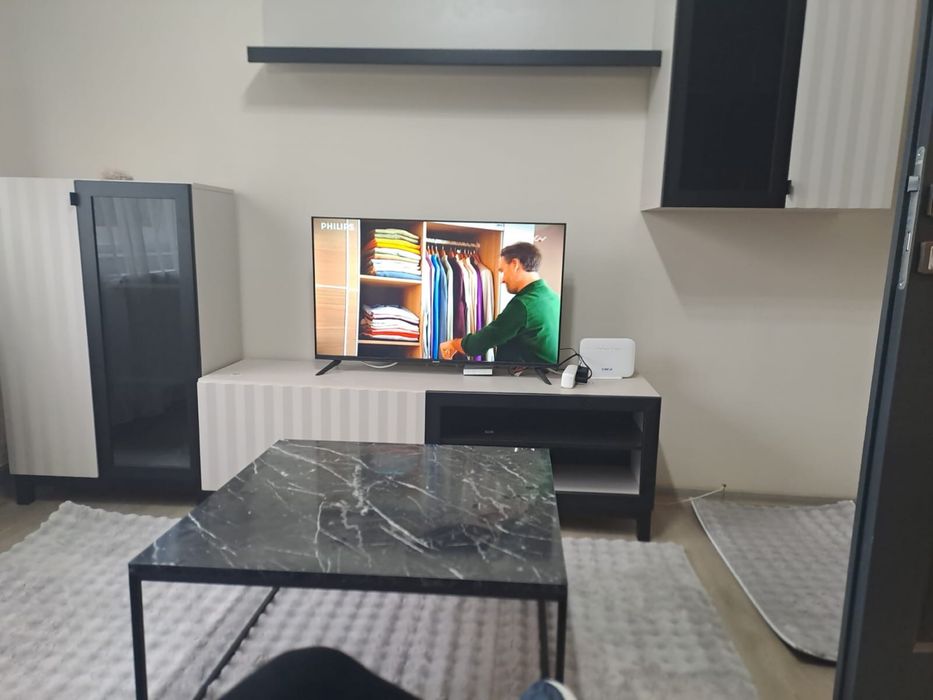 Închiriez apartament cu 2 camere decomandate în zonă ultracentrală.
